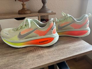 Nike Vomero 18 - Talla 42 Nuevas