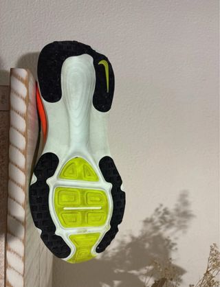 Nike Vomero 18 - Talla 42 Nuevas