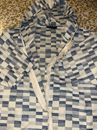 Abriga mucho y esta nuevo.