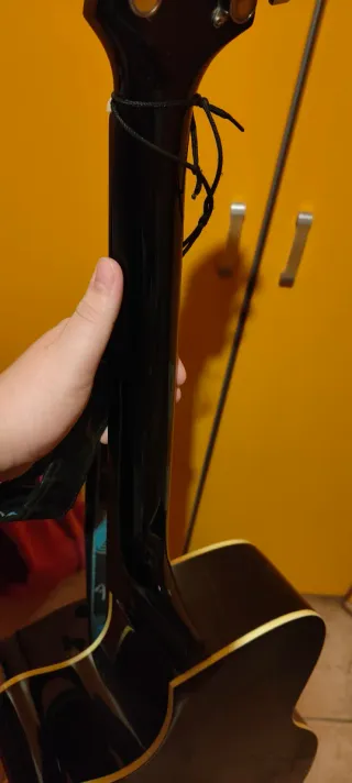 Chitarra Acustica Elettrificata Nera