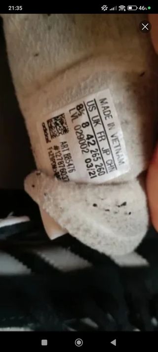 Zapatillas Adidas Negras y Blancas