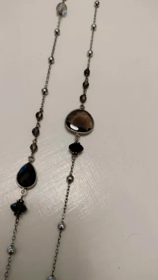 Collana con varie pietre vere.