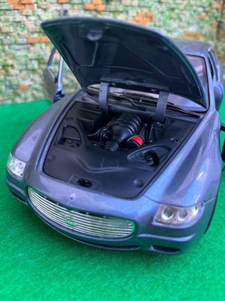 Maserati Quattroporte 2003 – Hot Wheels - 1.18