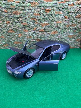 Maserati Quattroporte 2003 – Hot Wheels - 1.18