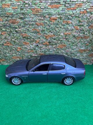 Maserati Quattroporte 2003 – Hot Wheels - 1.18