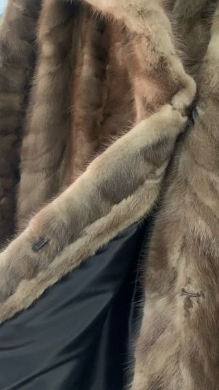 Abrigo de piel marrón