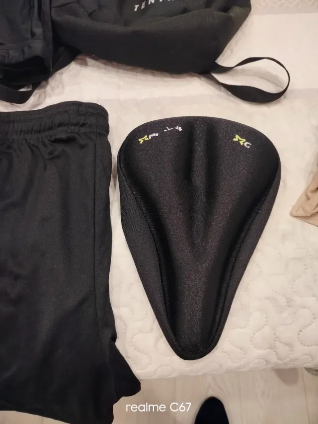 Lote Ropa Deportiva Negra y Amarilla