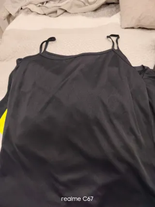 Lote Ropa Deportiva Negra y Amarilla