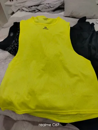 Lote Ropa Deportiva Negra y Amarilla