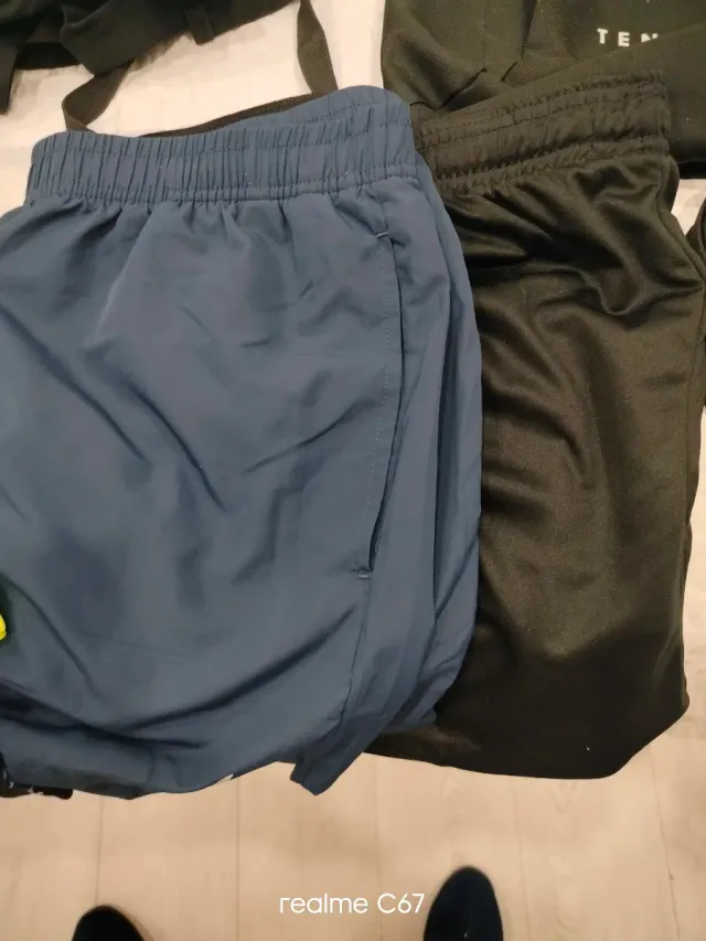 Lote Ropa Deportiva Negra y Amarilla