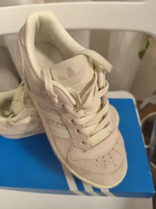 Zapatillas Adidas Rivalry Low W Beige/Rosa