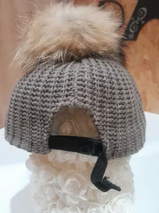 Gorra de lana con pompón