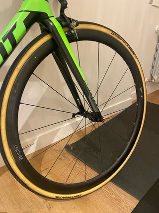 Bicicleta de carretera Giant ultraligera talla M