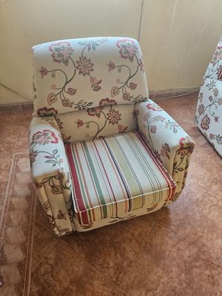 Conjunto sofá y 2 butacas estampado floral