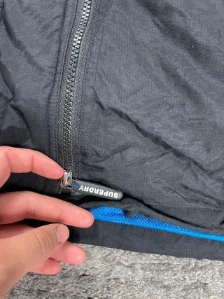 ¡¡OFERTA!! Talla L Chaqueta Superdry Negra