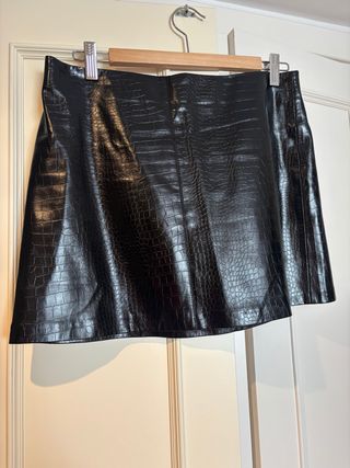 Falda mini efecto piel cocodrilo Mango