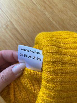 Berretto Stellar Equipment con pon pon