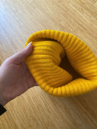 Berretto Stellar Equipment con pon pon