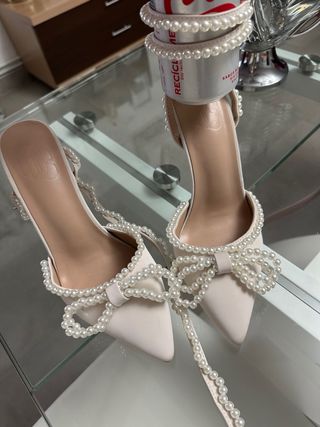 Zapatos fiesta espectaculares con perlas nuevos