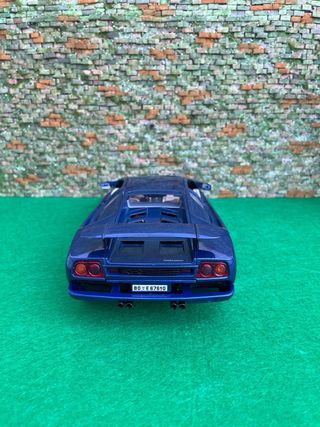 Lamborghini Diablo – Escala 1:18 – Burago - azul