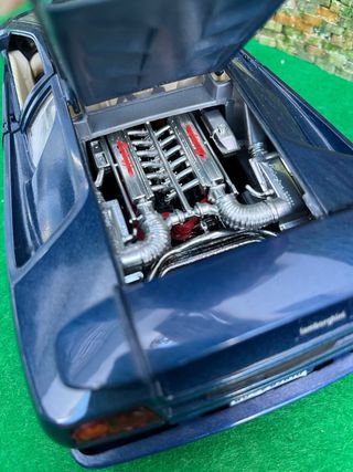 Lamborghini Diablo – Escala 1:18 – Burago - azul