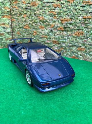 Lamborghini Diablo – Escala 1:18 – Burago - azul