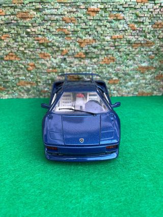 Lamborghini Diablo – Escala 1:18 – Burago - azul
