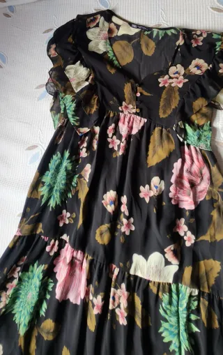 Vestido Zara flores negro multicolor