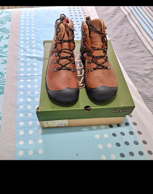 Botas Keen Pyrinees Talla 47 Marrón Nuevas