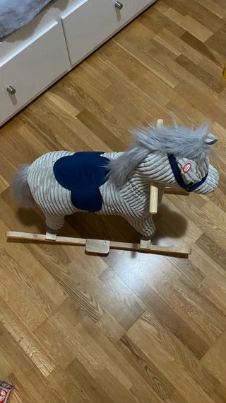 Caballo balancín infantil