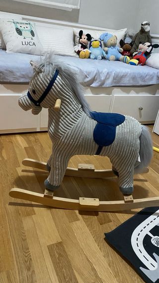 Caballo balancín infantil
