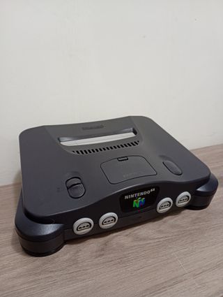 Console Nintendo 64 con accessori (114)