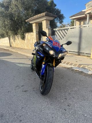 Yamaha YZF R1