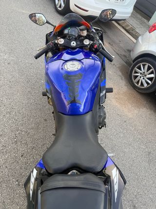 Yamaha YZF R1
