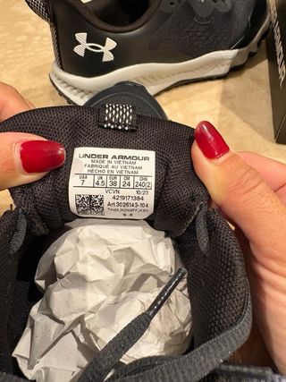 Zapatillas Trail Under Armour Mujer Negras/Grises