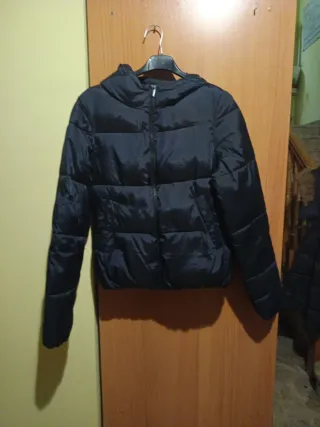 Cazadora acolchada negra 2XS