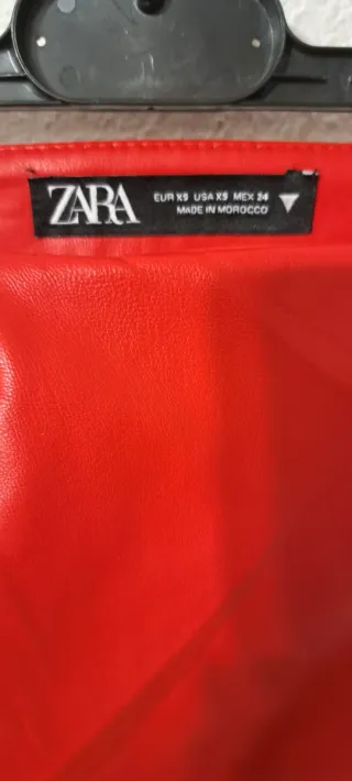 Minifalda Zara Roja Efecto Piel