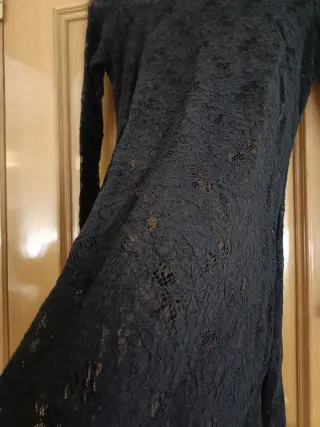 Vestido negro encaje manga larga