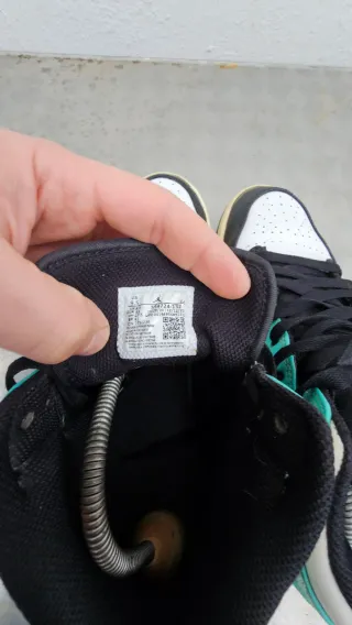 Nike air jordan 1 mid