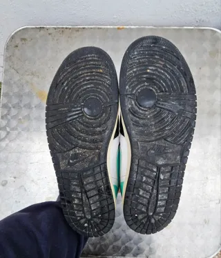 Nike air jordan 1 mid