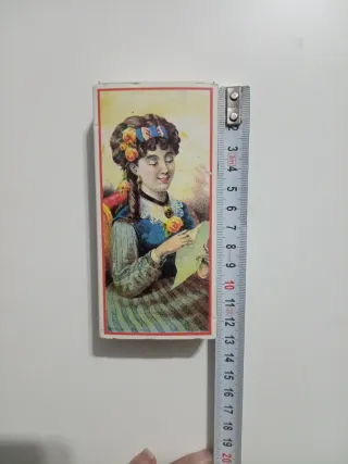 Caja de cerillas antigua