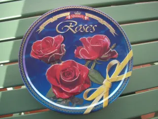 Lata Vintage Cadbury Roses Queen's