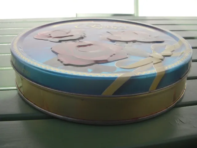 Lata Vintage Cadbury Roses Queen's