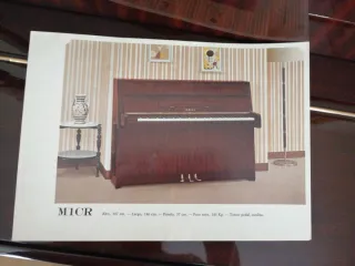 Piano Yamaha M1CR