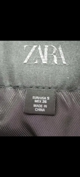 Cazadora efecto piel Zara Talla S