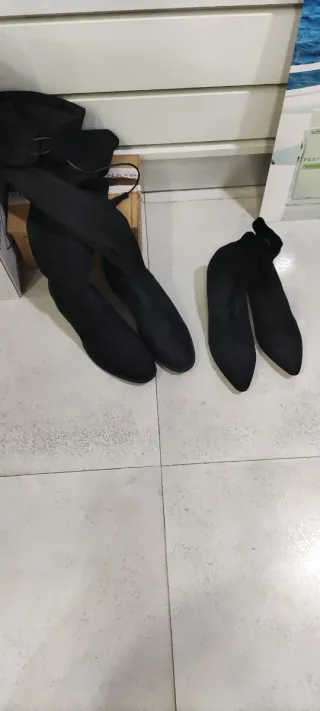 Botas altas negras nuevas