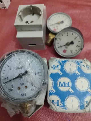 Manómetros varios