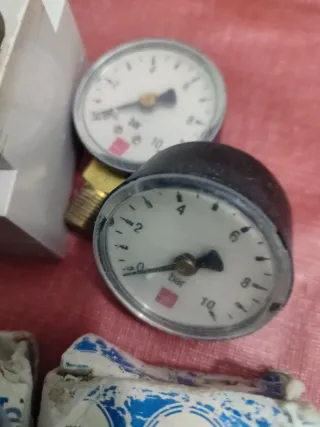 Manómetros varios