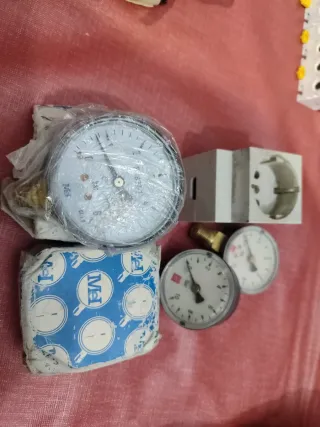 Manómetros varios