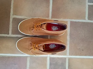 Morón - Talla 41 Vans color camel
